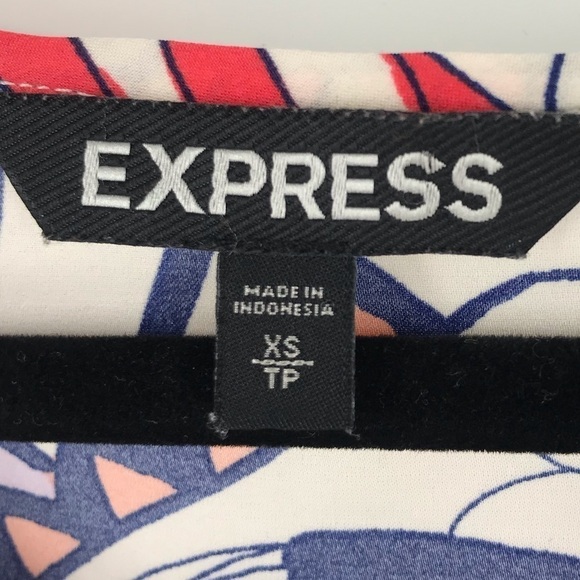 Express Blue and Red Floral Print Rolled Sleeve Blouse Size XS - Picture 4 of 6